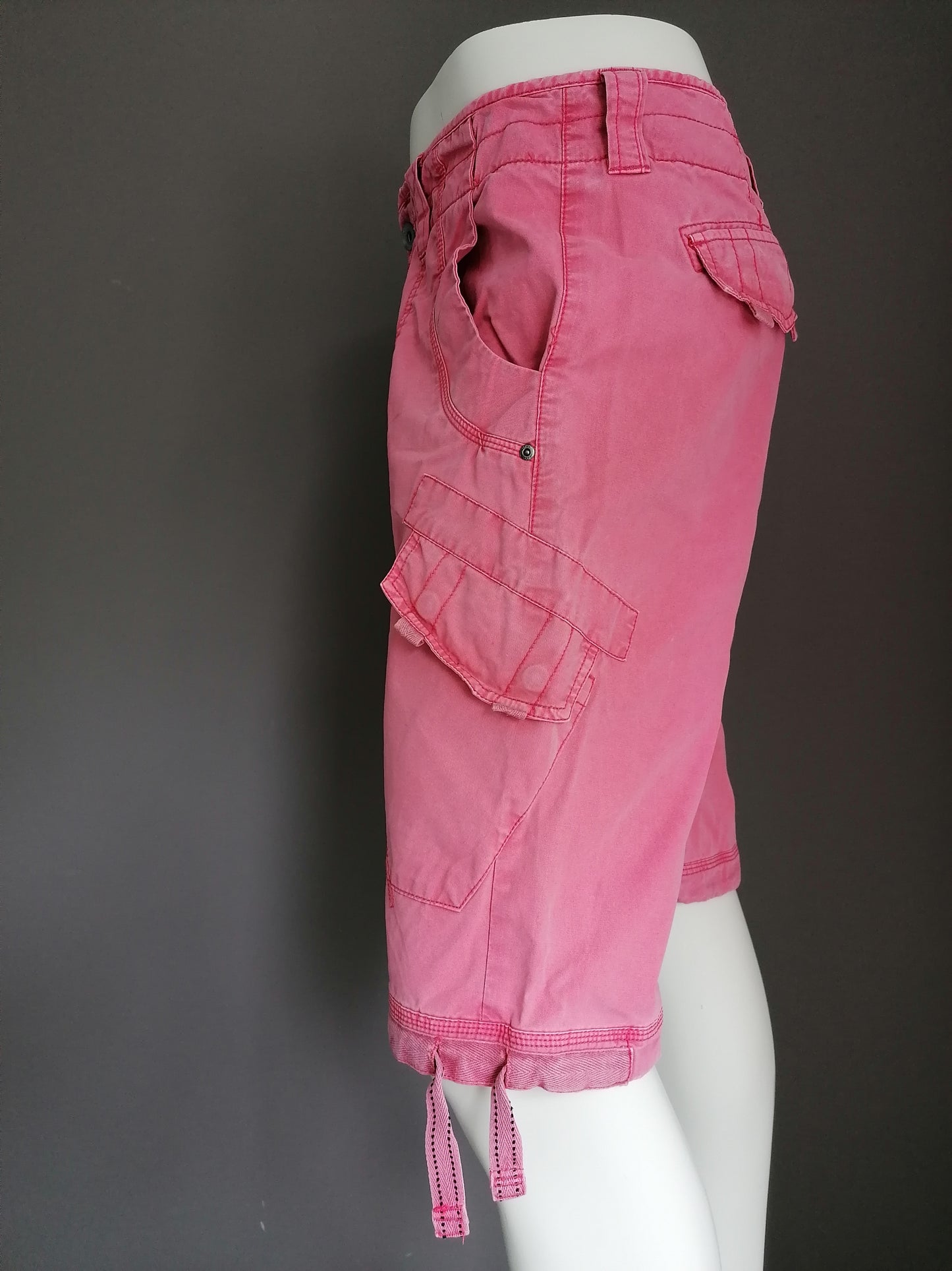 Pantalones cortos de García con bolsas. Color rosa. Talla M.