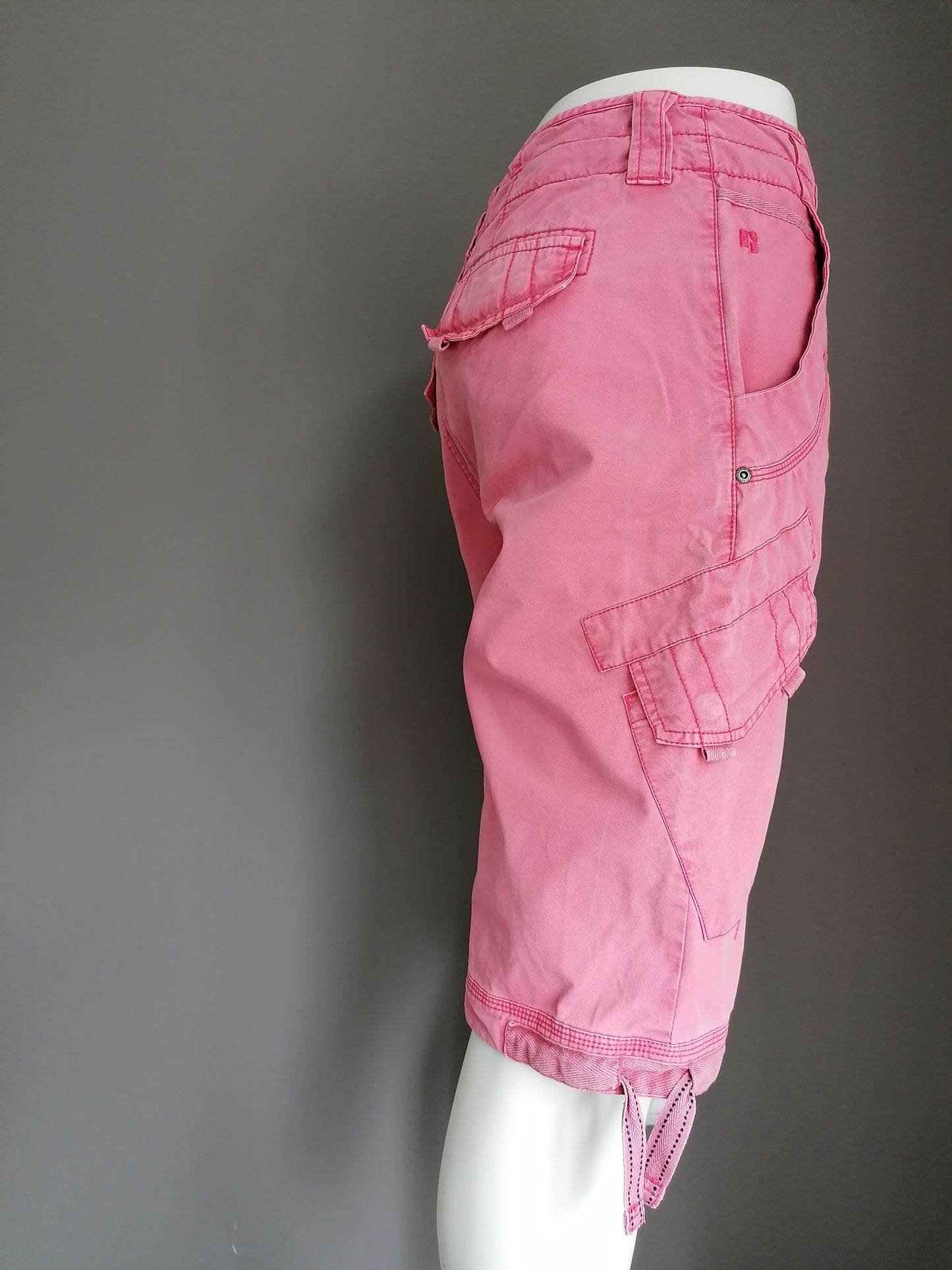 Pantalones cortos de García con bolsas. Color rosa. Talla M.