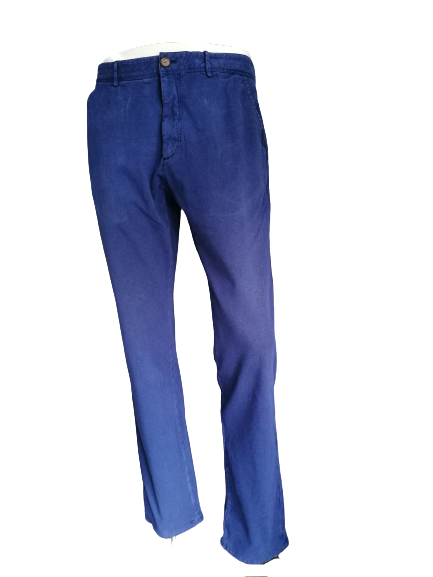 Pantaloni di Massimo Dutti. Blaur colorato. Dimensioni 48. Adatta casual.