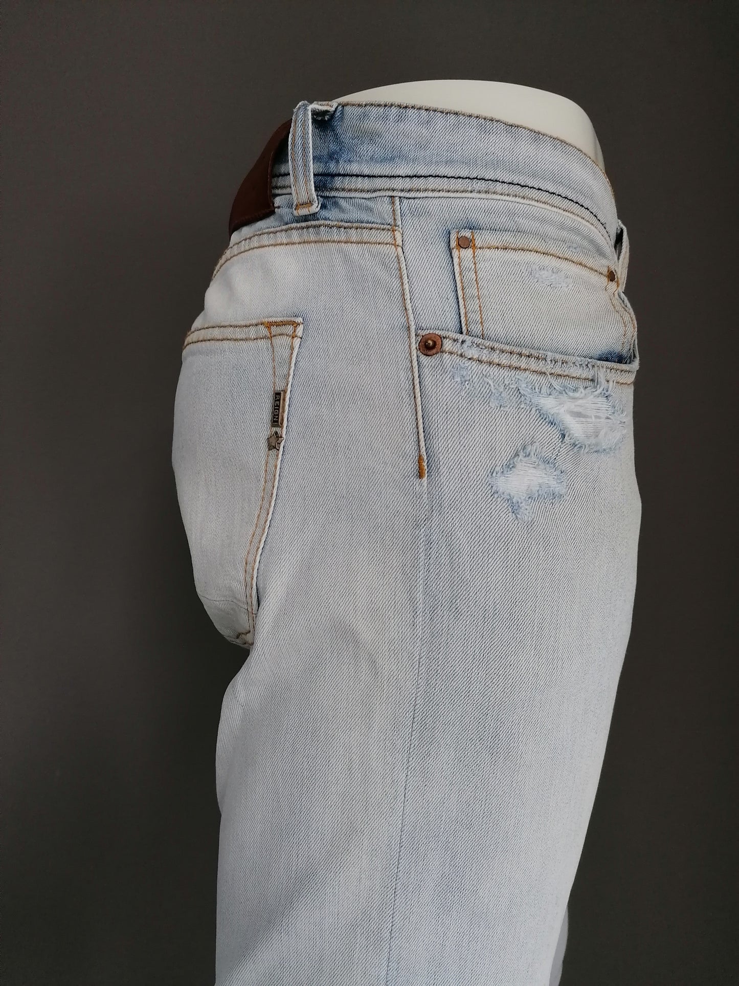 Reign jeans. Licht Blauw gekleurd. Maat W32 - L34. Stretch