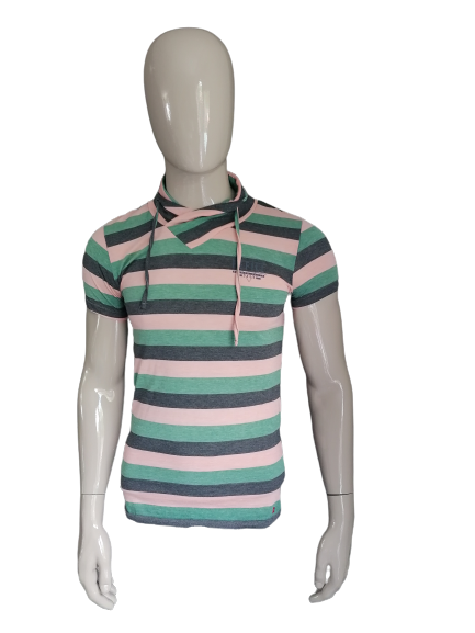 Nachfüllshirt mit sportlichem Rollkragen. Grün Rosa Grau. Größe S.