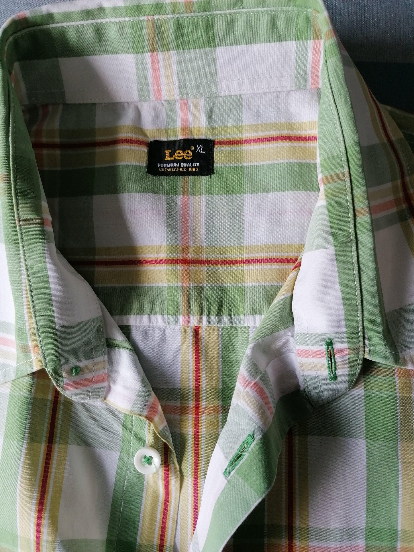 B keus: LEE overhemd korte mouw. Groen. Maat XL. vlekje - EcoGents