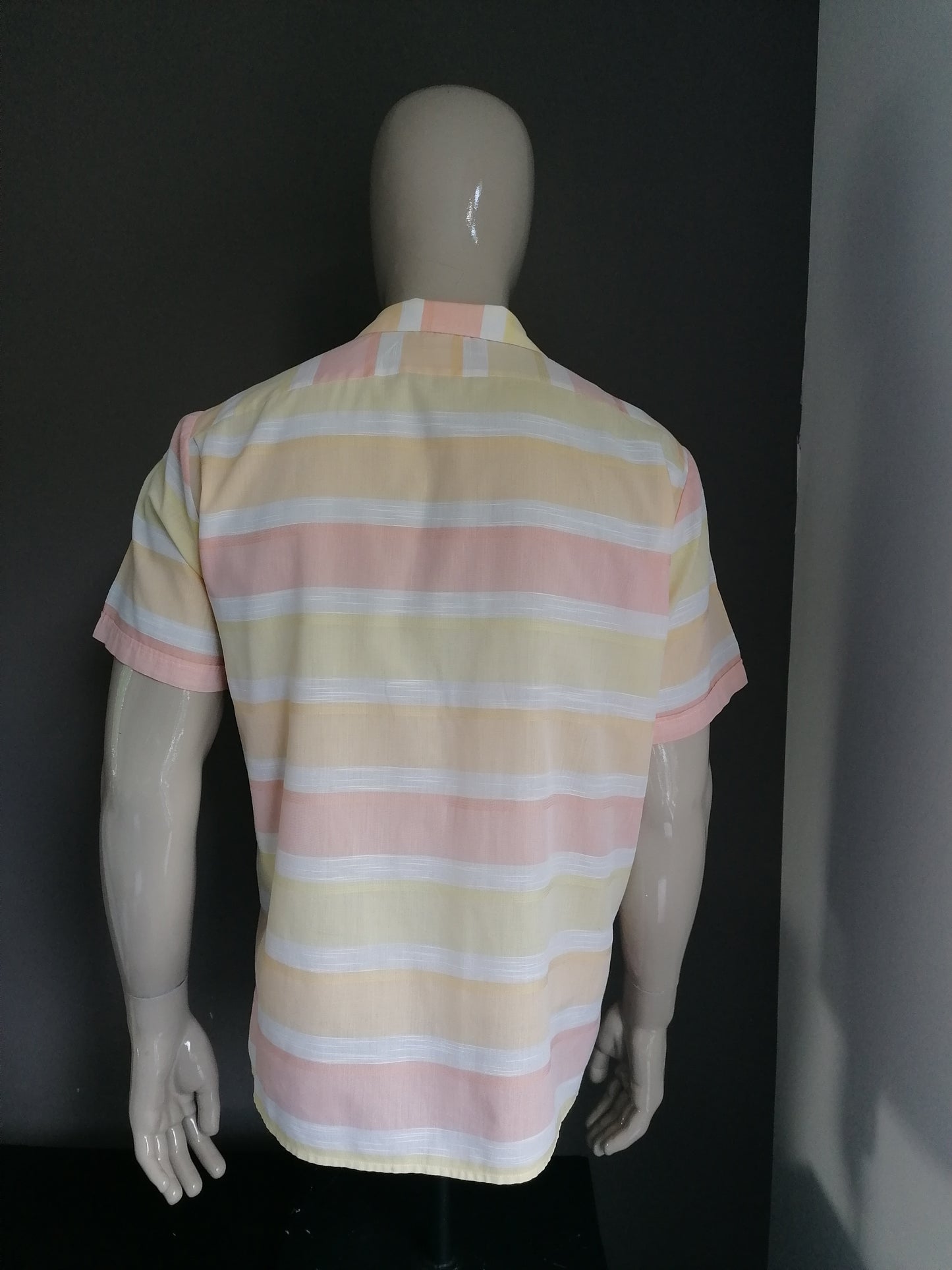 Vintage Short Sleeve Shirt. Yellow orange striped. Size L.