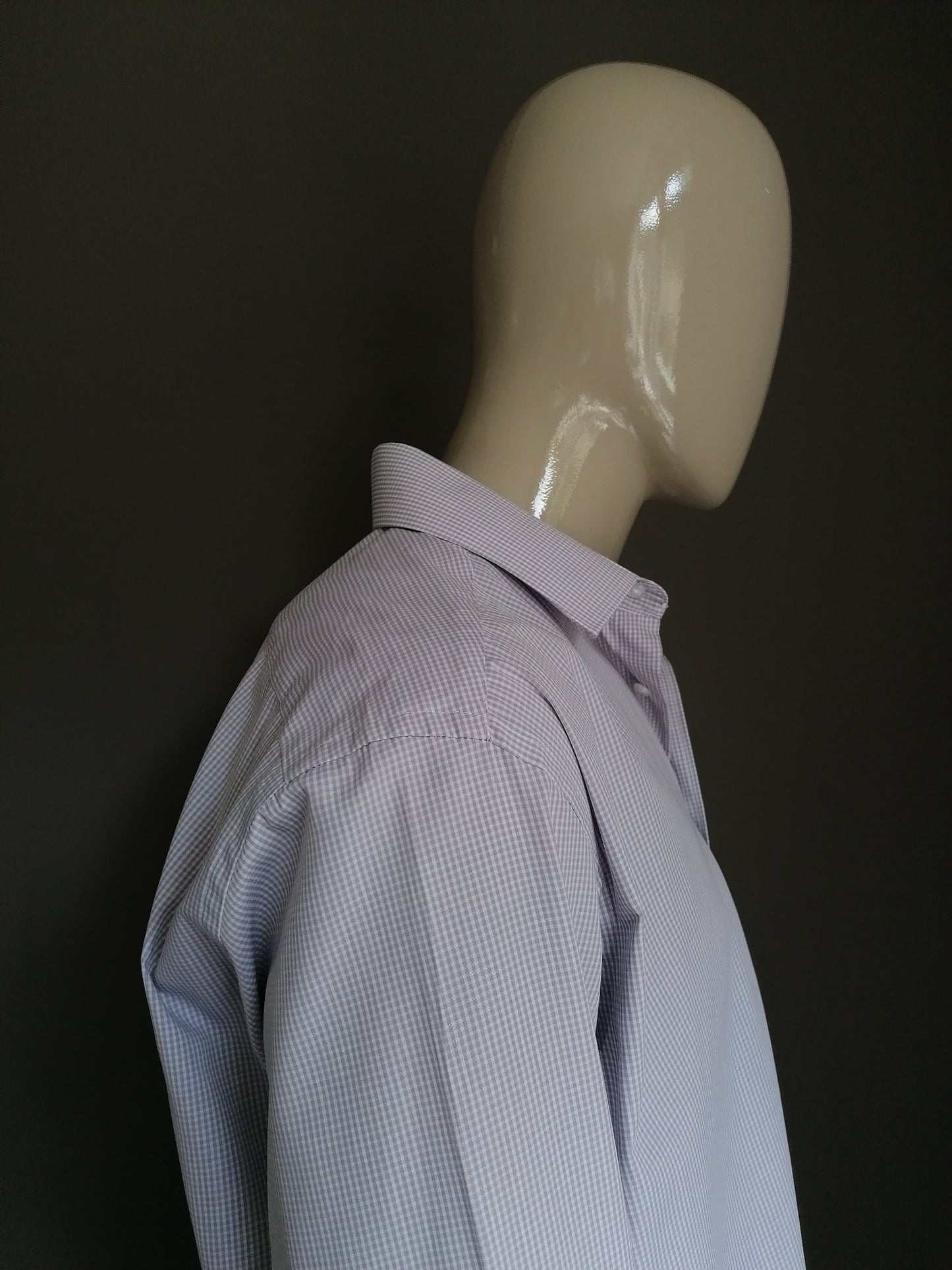 Taylor & Wright shirt. Gray white motif. Size XL / XXL. Regular fit. Falls large