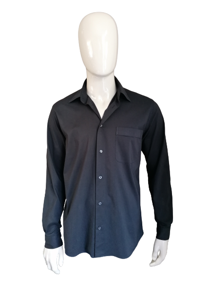 Mexx man shirt. Colored black. Size L.