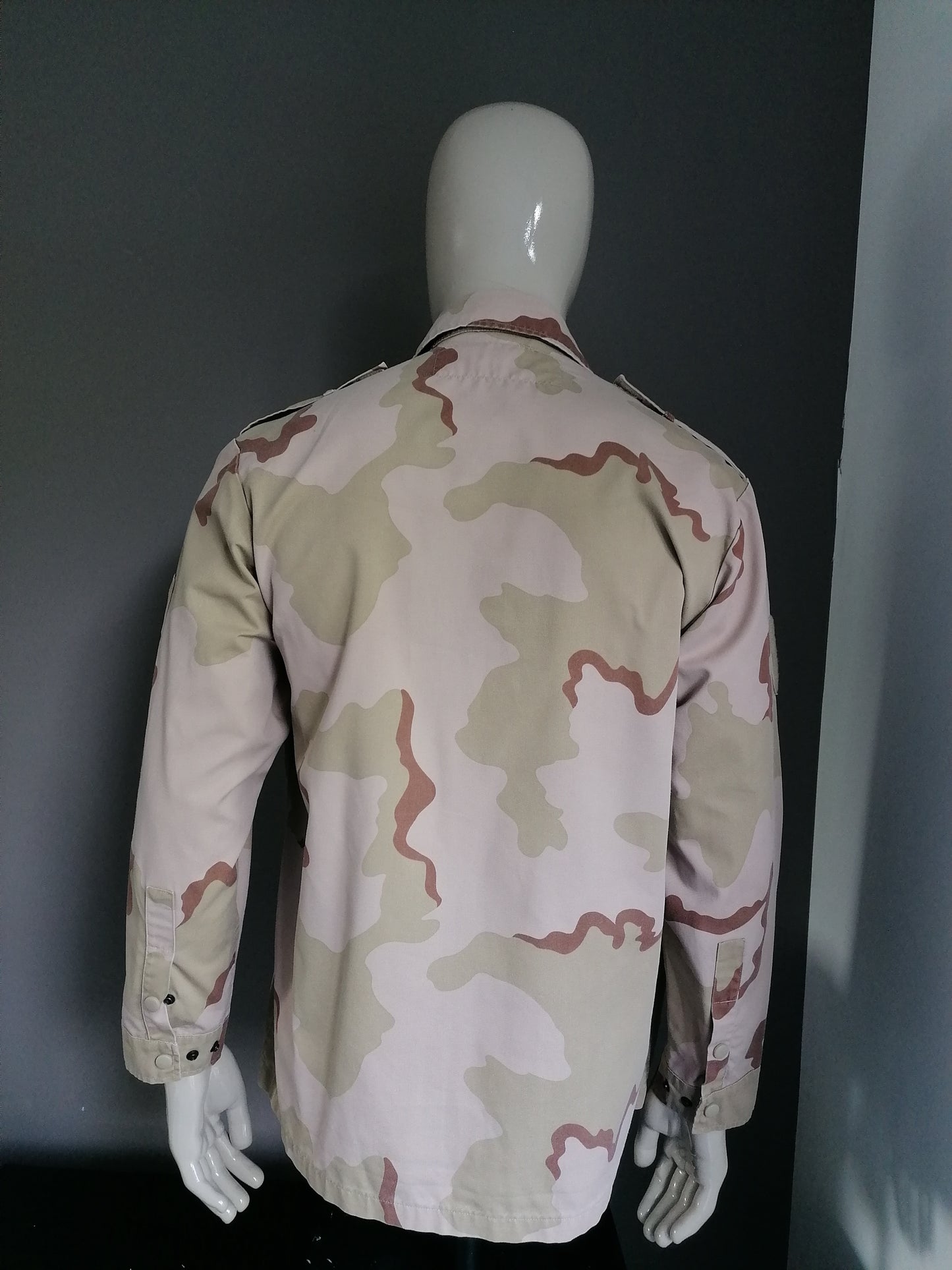 Camisa del ejército / ejército de la vendimia (2004). Impresión de camuflaje del desierto. Tamaño XL. Original