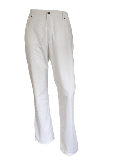 Bugatti broek. Wit gekleurd. Maat 110 (W36 - L36) - EcoGents