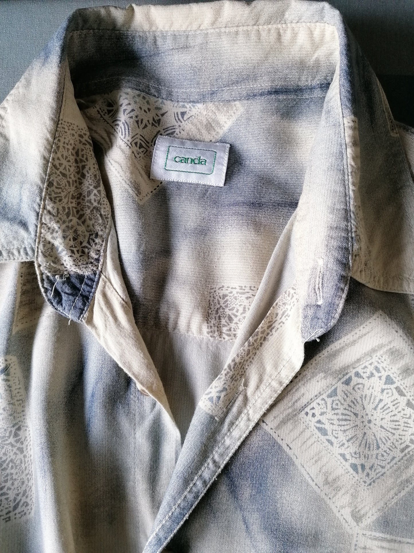 Camisa de manga corta de la vendimia 90. Azul beige Tamaño XL. Viscosa.