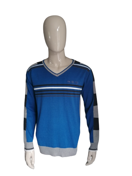 C'est un pull de noïse. Bleu gris bleu. Taille XL