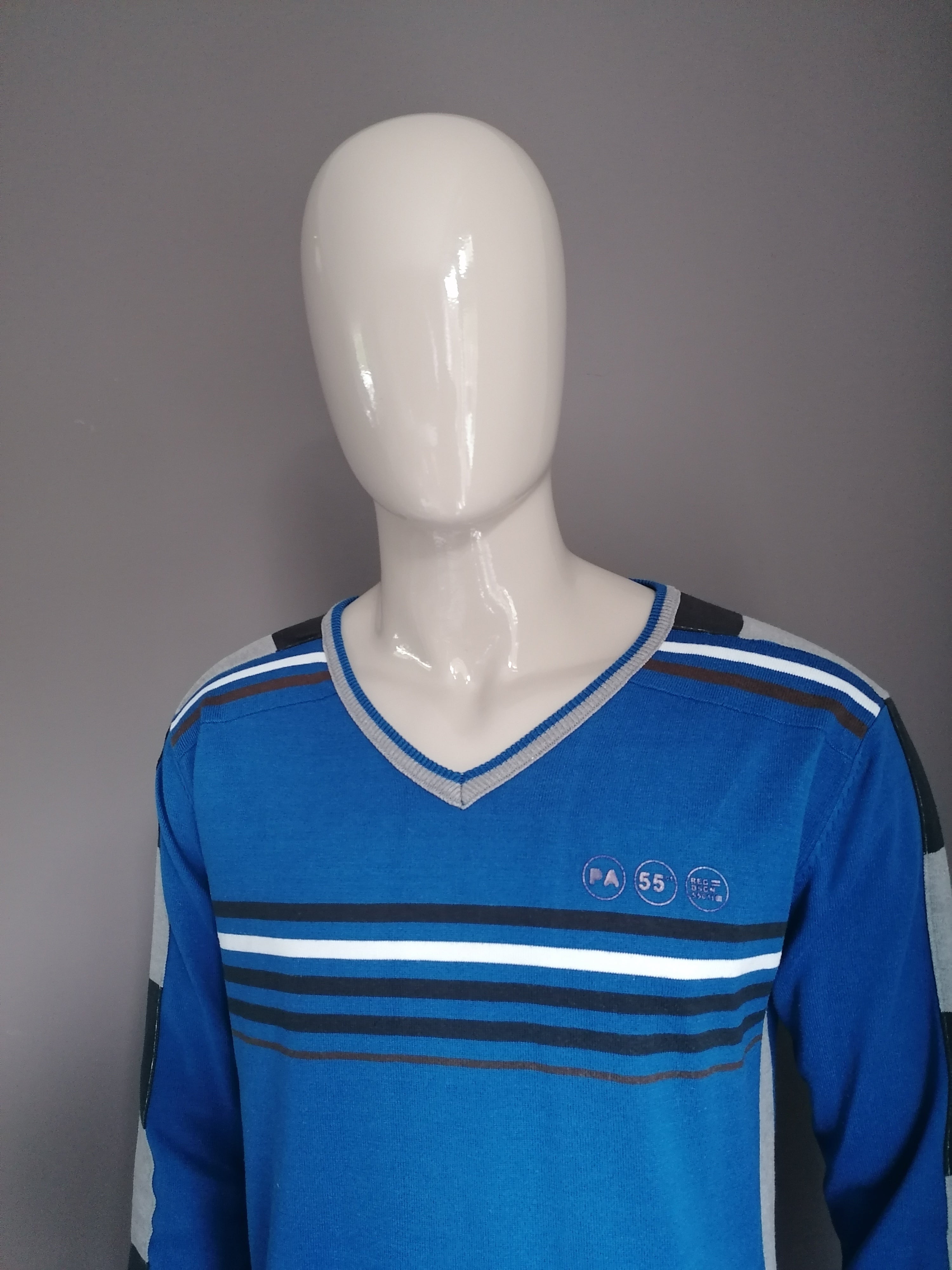 It s noize sweater. Blue gray colored. Size XL