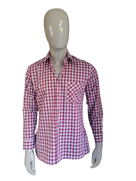 Vintage 70's shirt with point collar. Red white checkered. Size M.