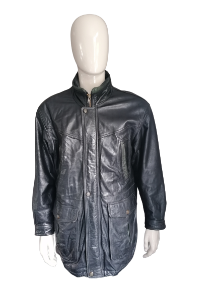 Mittellange Vintage-Lederjacke. Schwarzgrün gefärbt. Größe XL