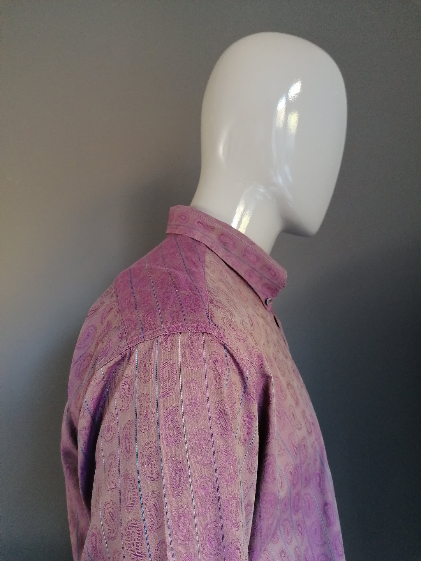 Chemise Vintage. Motif violet avec brillance métallique. Taille xl.