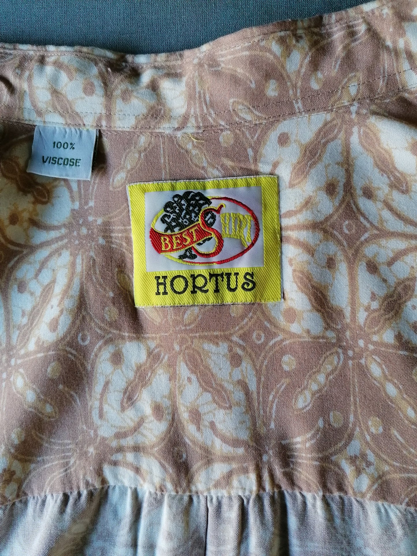 Camisa de Hortus de la vendimia. Impresión rosa. Tamaño XXL / 2XL. Viscosa