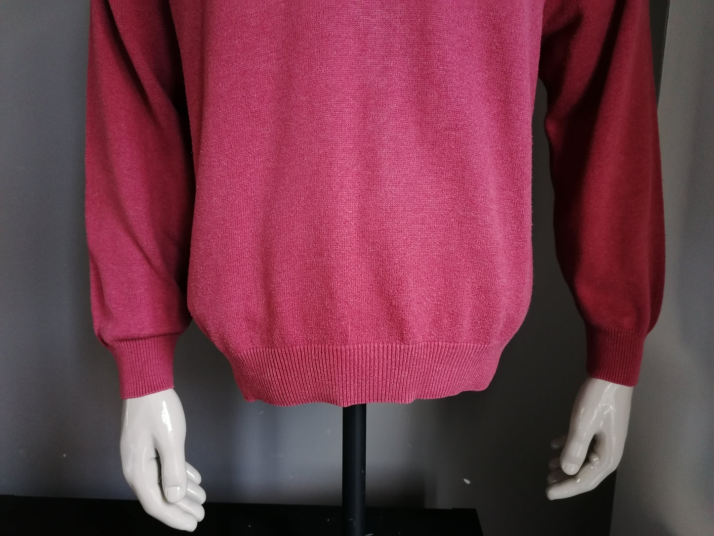 Wolsey sweater with V-neck. Dark pink colored. Size L.