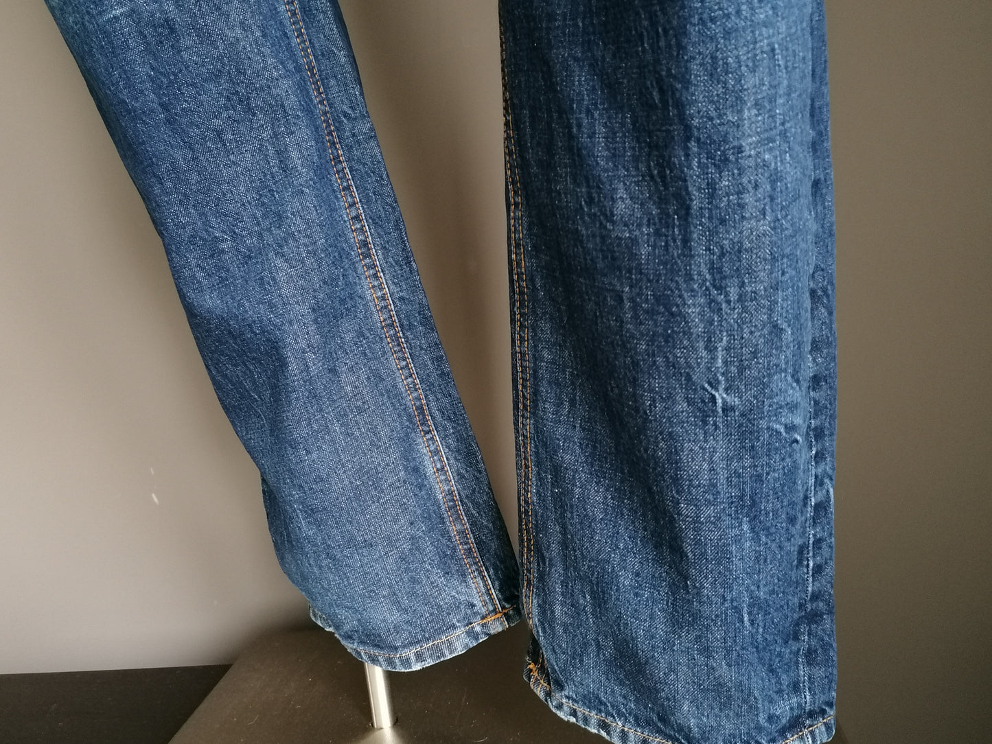 Jeans di Silvercreek. Blu scuro colorato. Taglia W38 - L34. Tipo di carpentiere