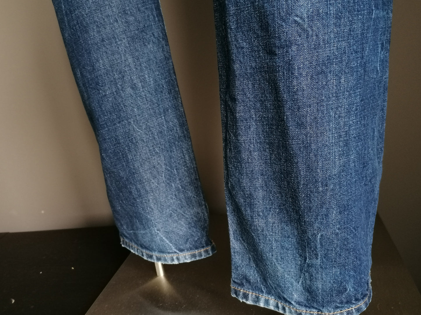 Jeans di Silvercreek. Blu scuro colorato. Taglia W38 - L34. Tipo di carpentiere