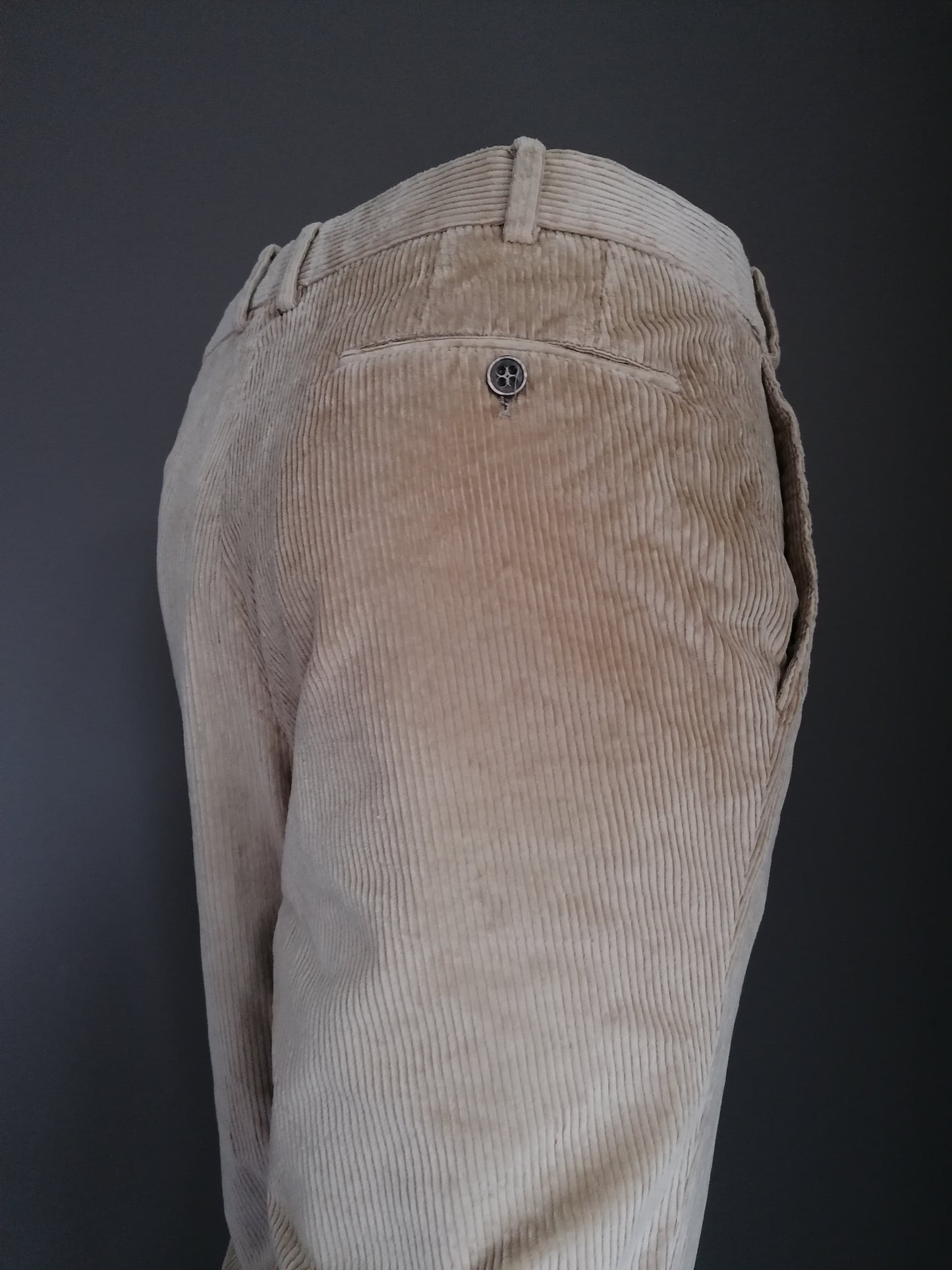 Pantalones / pantalones de la costilla de Hiltl. Color marrón claro. Tamaño 54 / l