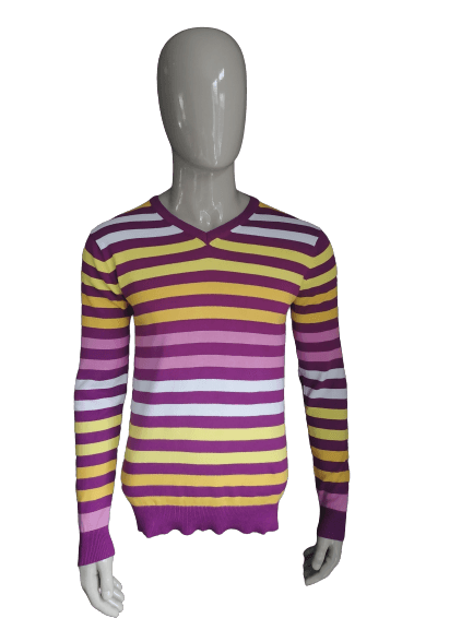 A1A trui. V-hals. Geel Paars gestreept motief. Maat L. - EcoGents
