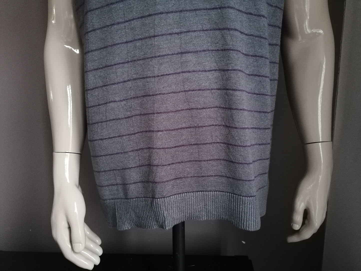 Mervins' Profile Spencer / Slip over. Gray purple striped. Size XL.