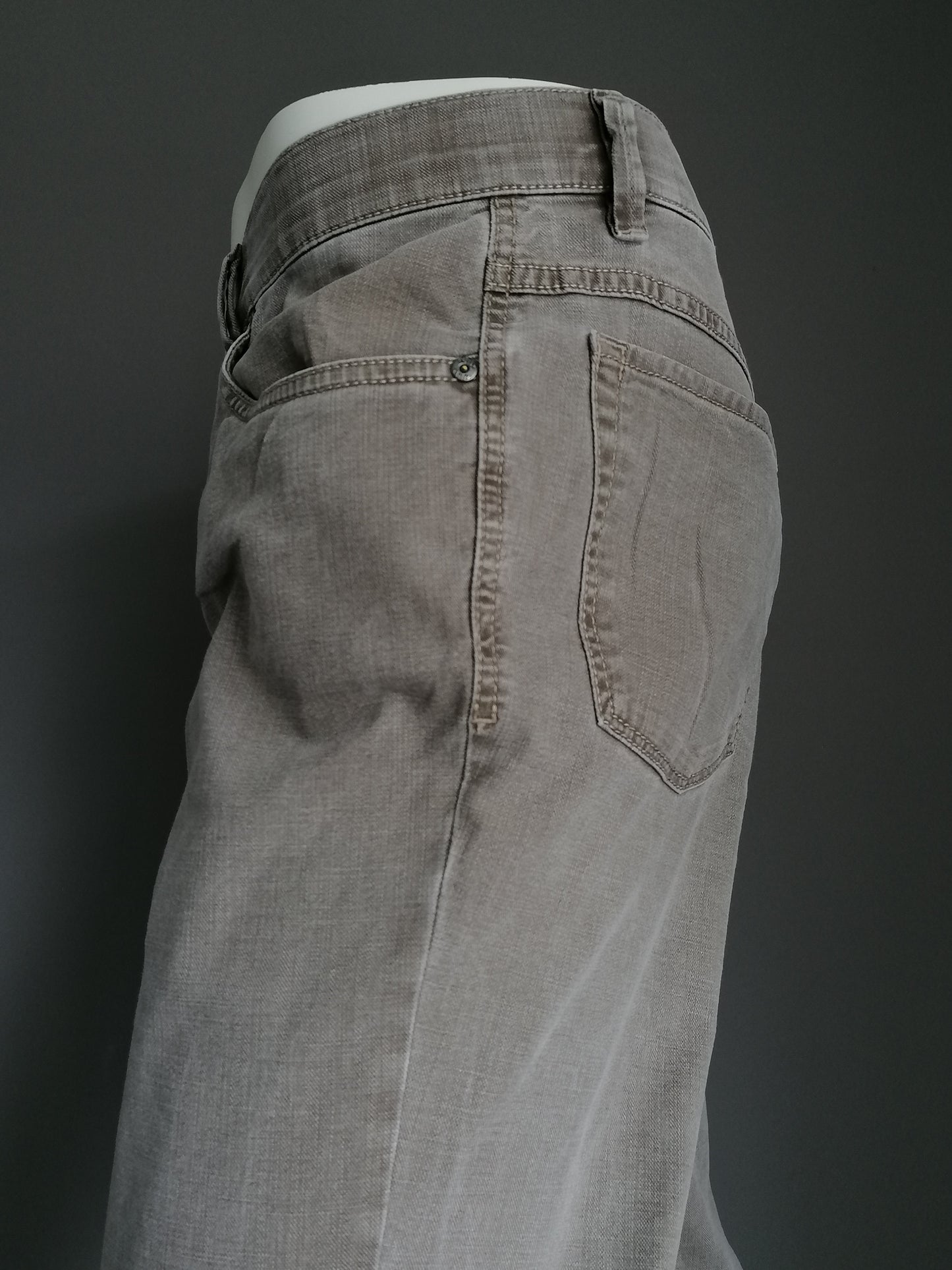 Pantaloni Hiltl. Motivo marrone chiaro. Dimensioni 54 / L. Tipo ZE500. Stirata.