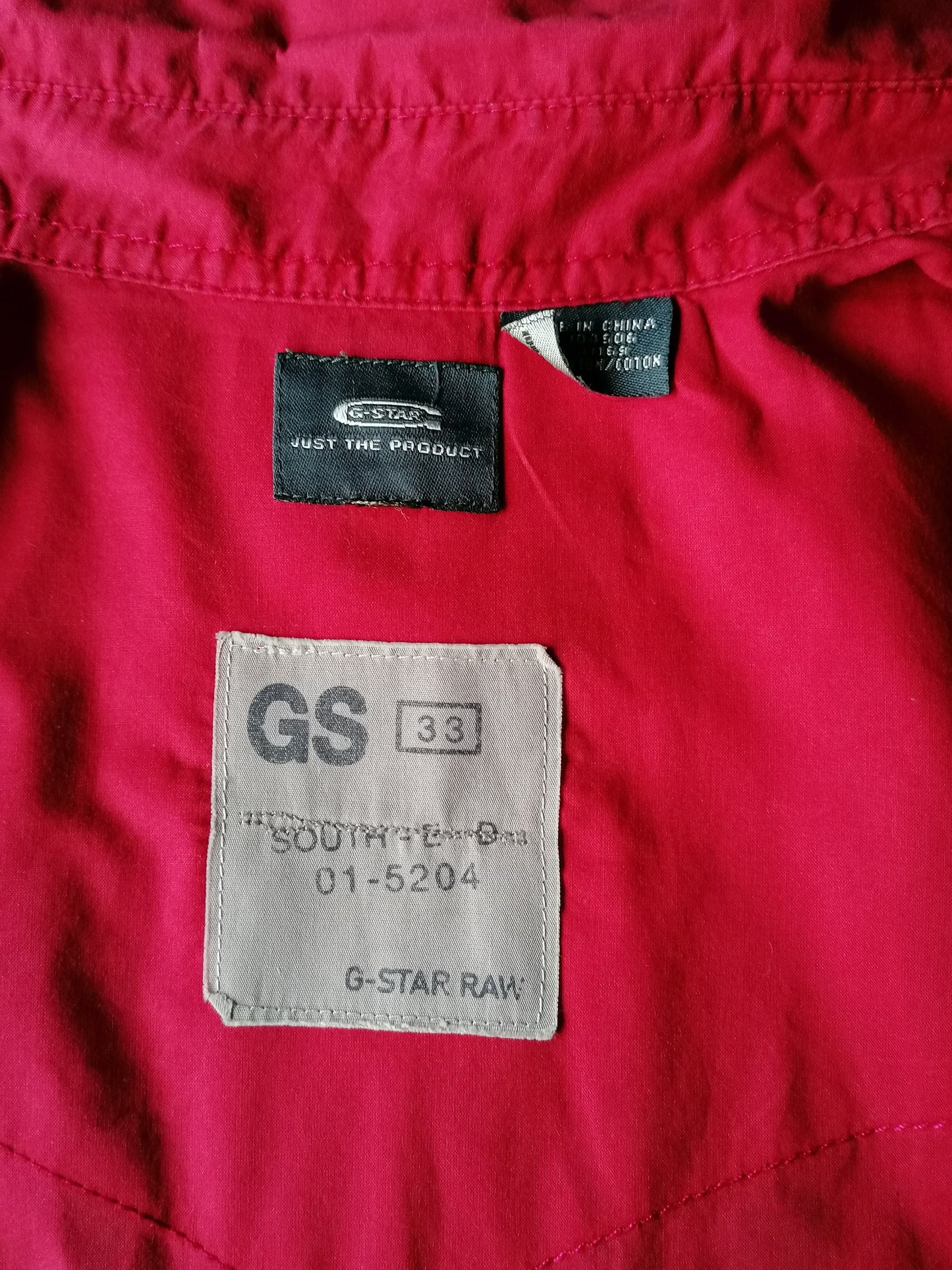G-Star Raw overhemd korte mouw en drukknopen. Rood gekleurd. Maat XL.