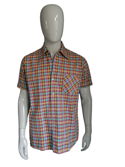 Vintage 70's Short Sleeve Shirt. Point collar. Yellow purple brown. Size L.