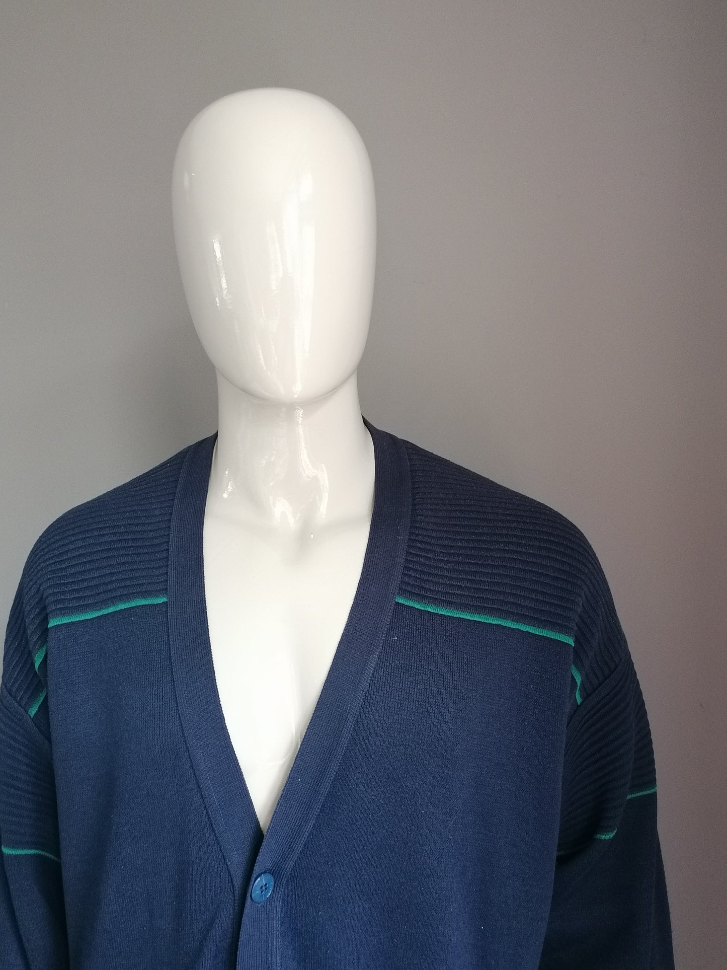 Vintage Vest met knopen. Donker Blauw gekleurd. Maat XXXL / 3XL