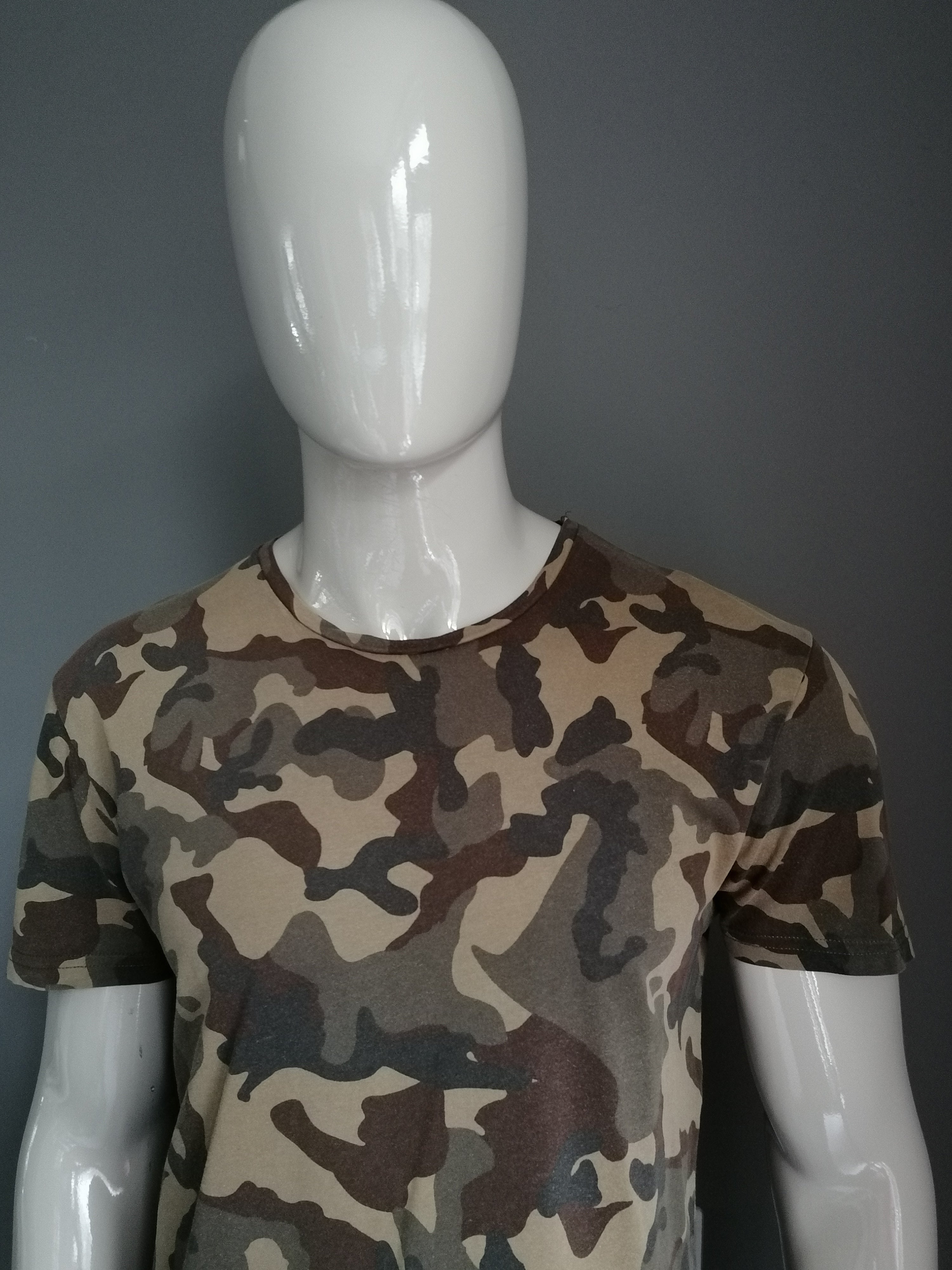 Zara man shirt. Brown green army print. Size L