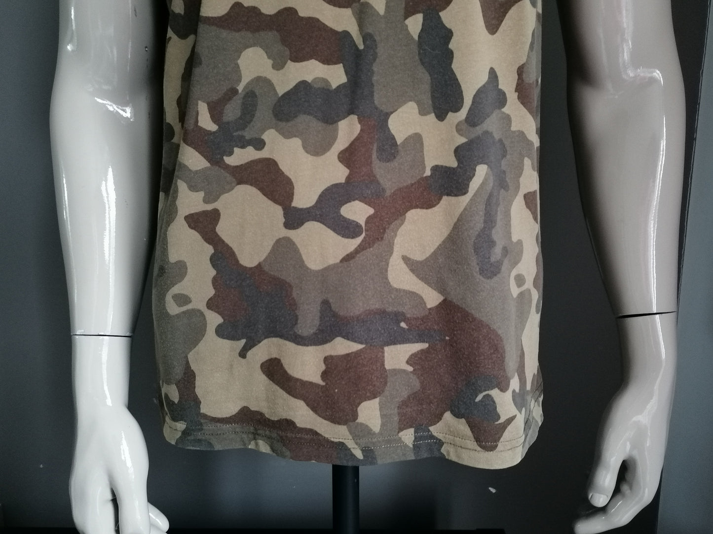 Zara Man Shirt. Bruin Groene Army print. Maat L.