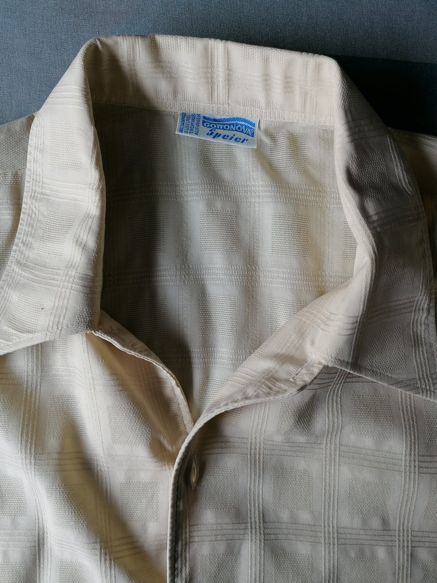 Vintage Cottonova 70's overhemd korte mouw. Puntkraag. Beige motief. Maat XL.