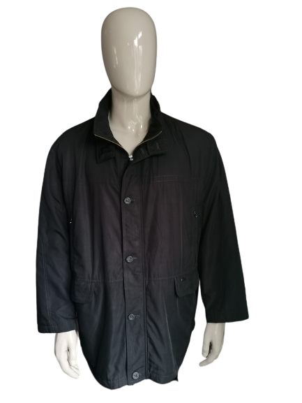Lacoste lightly padded jacket. Colored black. Size 60 / XXL / 2XL