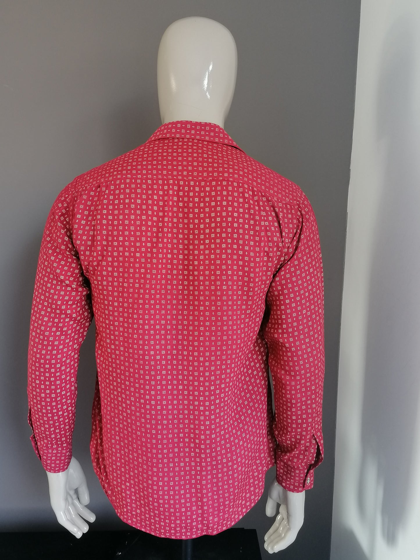 Vintage Constellation overhemd. Rood Beige print. Maat M. 65% Polyester & 35% Katoen
