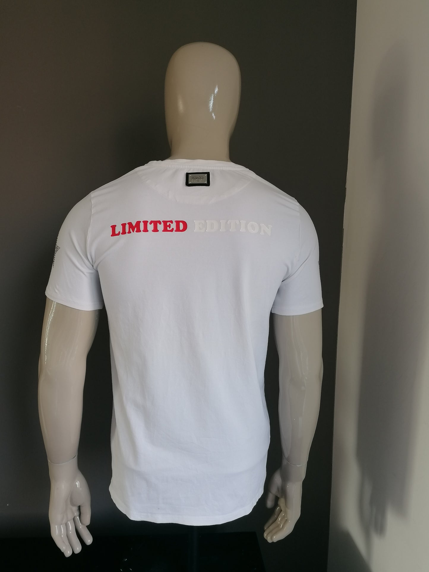 Dean Rich "Limited Edition" shirt. Wit met Bruce Lee opdruk. Maat L.
