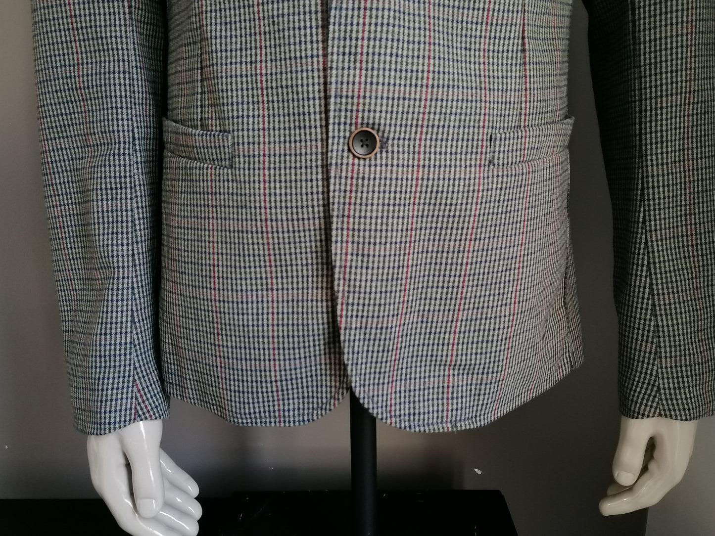 Silvercreek woolen jacket. Brown khaki red blue checkered. Size XL. Slim fit.