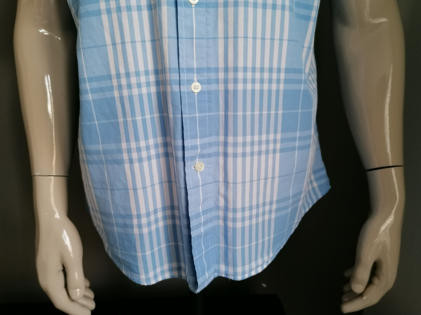 Camisa de Tommy Hilfiger manga corta. Blanco azul bloqueado. Talla L.