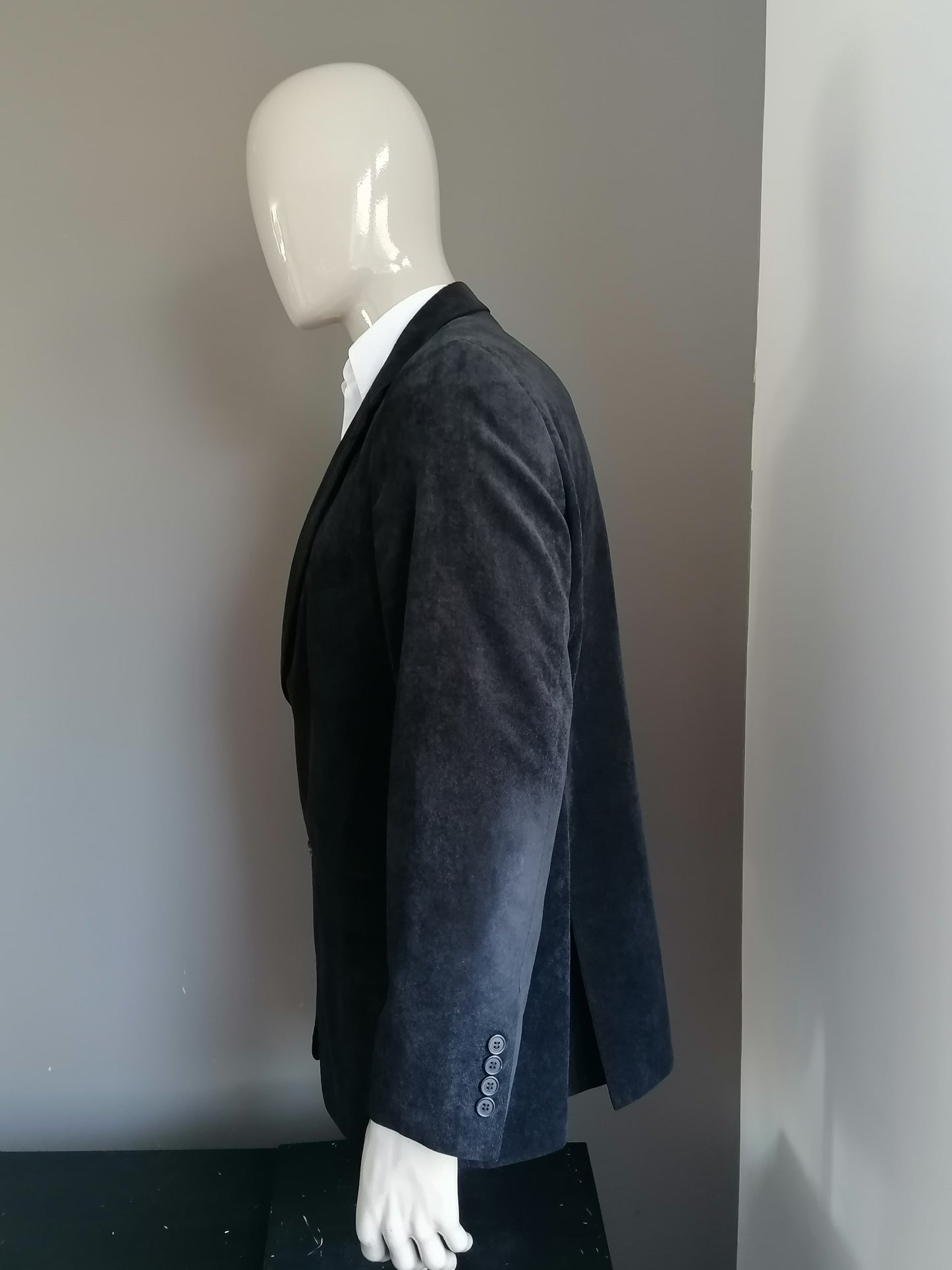 Authentic Rib jacket. Nice rib. Black colored. Size 27 (54).