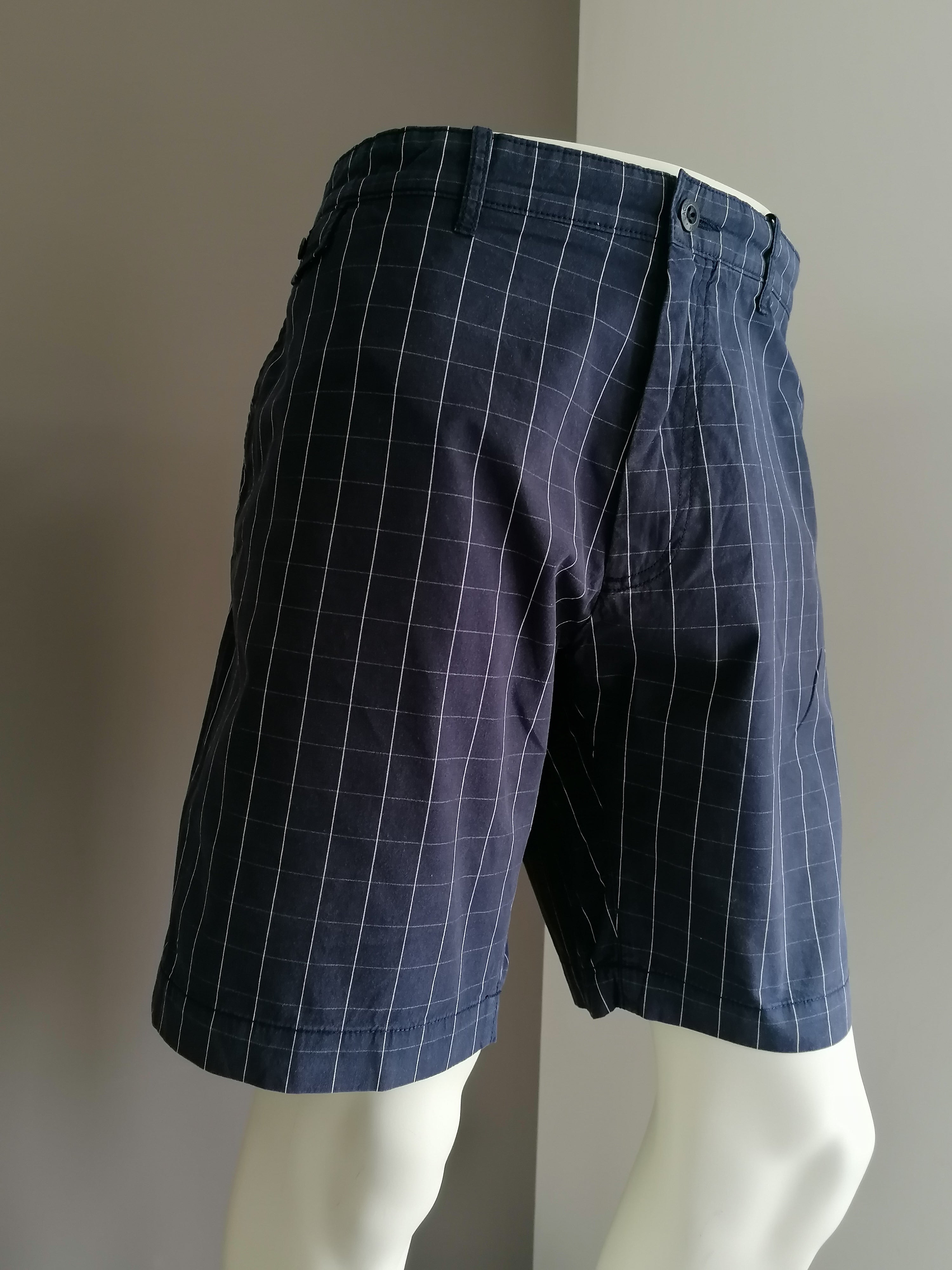 Shorts de lacoste. Blanc bleu fonc bloqu . Taille 52 54. Fit