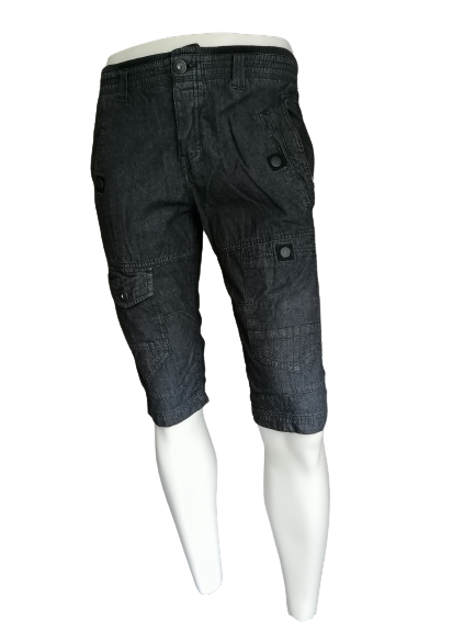 Peacocks korte broek met elastische tailleband. Zwart gekleurd. Maat W32.