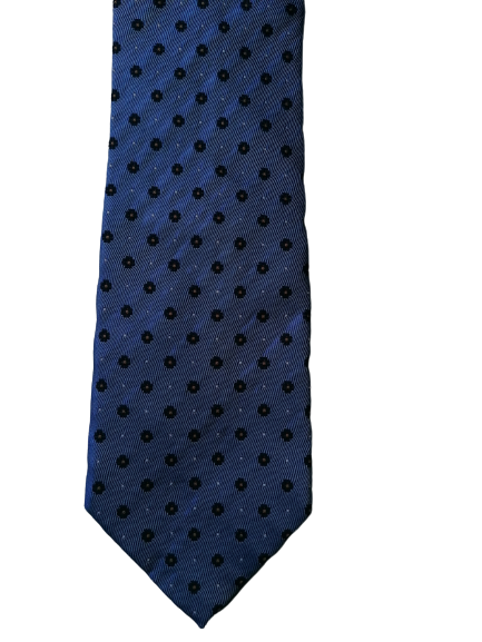 Steppin 'out silk tie. Blue flowers motif.