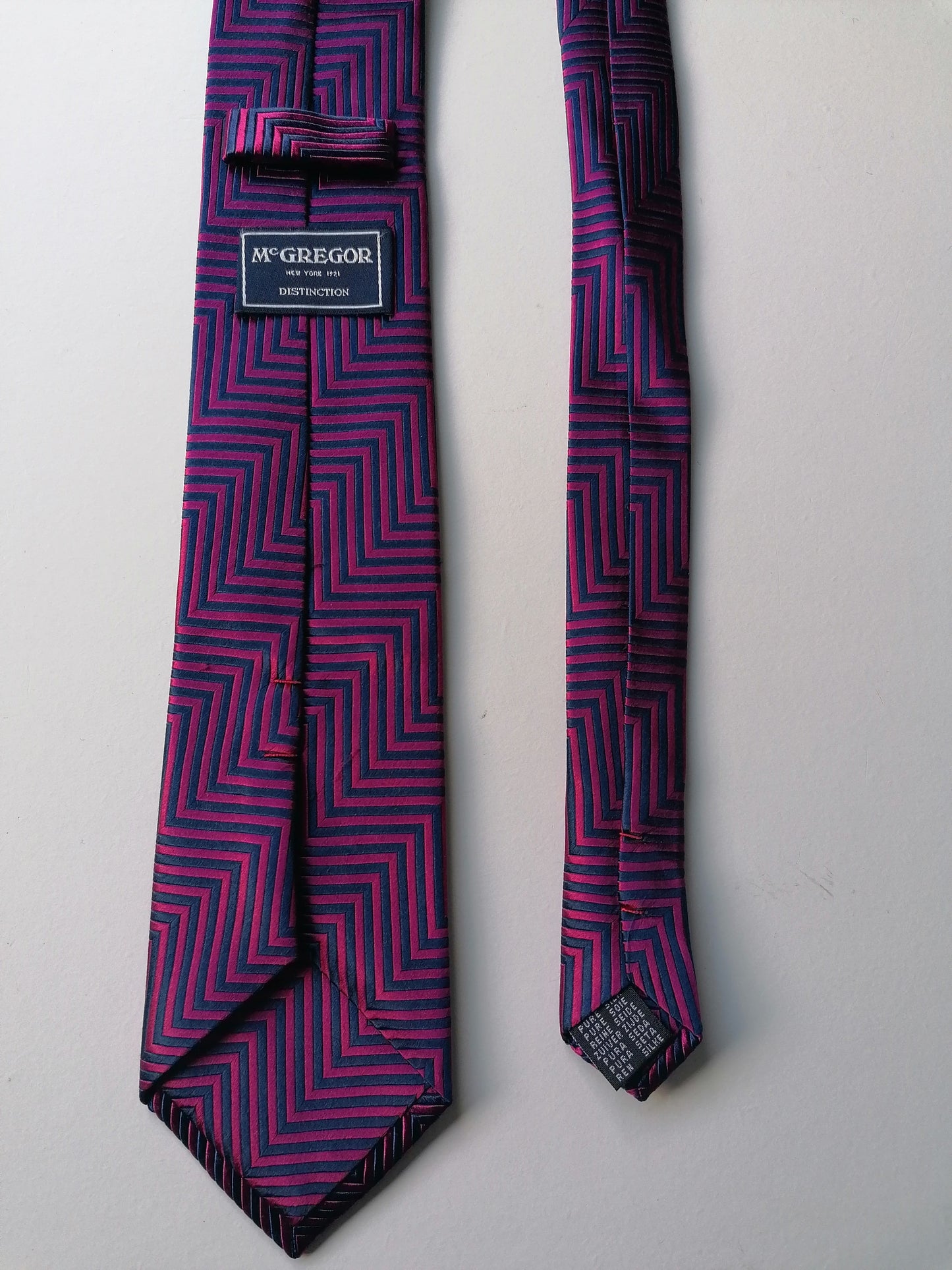 McGregor Distinction Zijn stropdas. Paars Blauw motief.