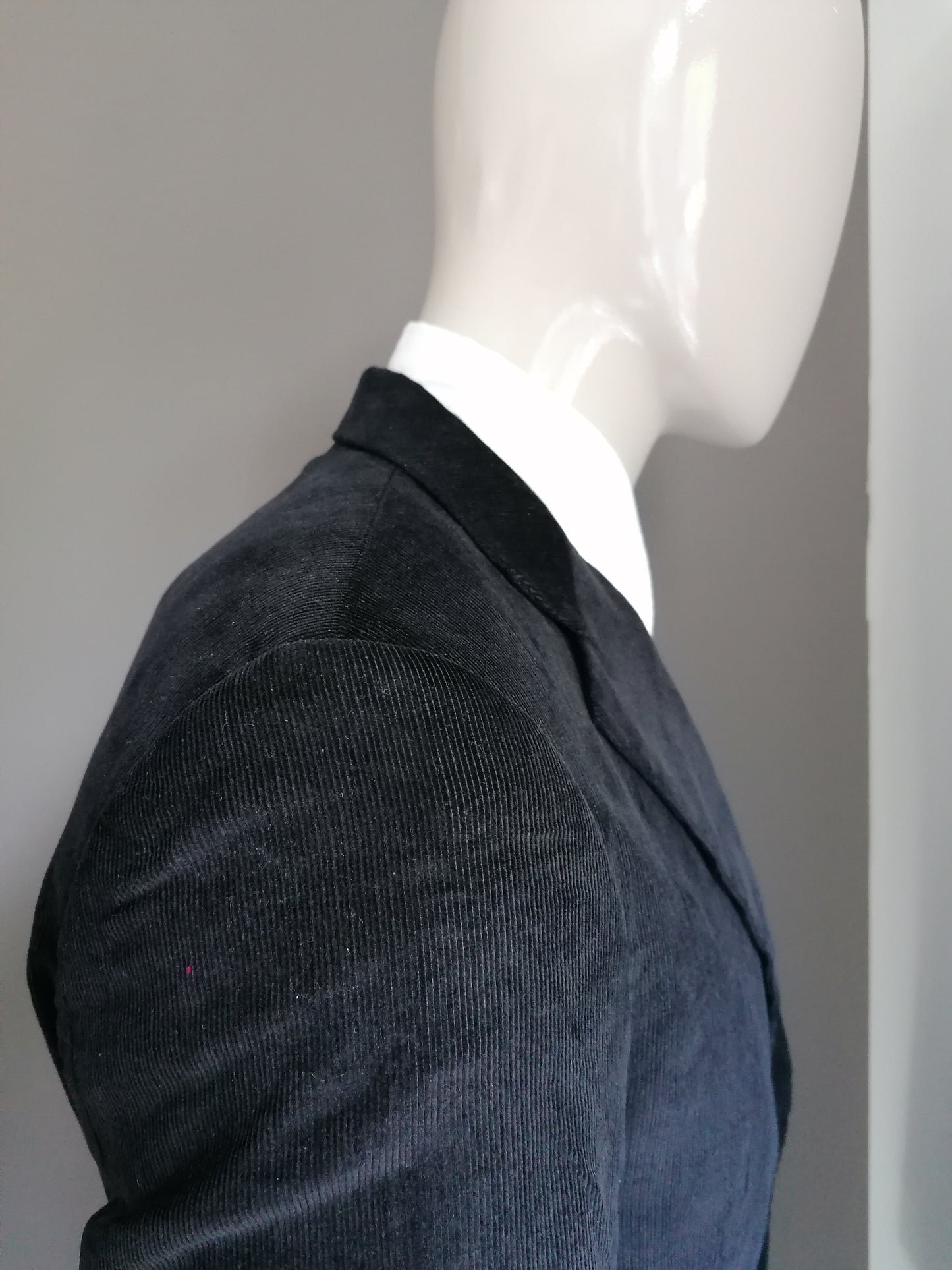 Disfraz de costilla de piedras. Bonita costilla. Color negro. Tamaño 48 (chaqueta) y talla 46 (pantalones)
