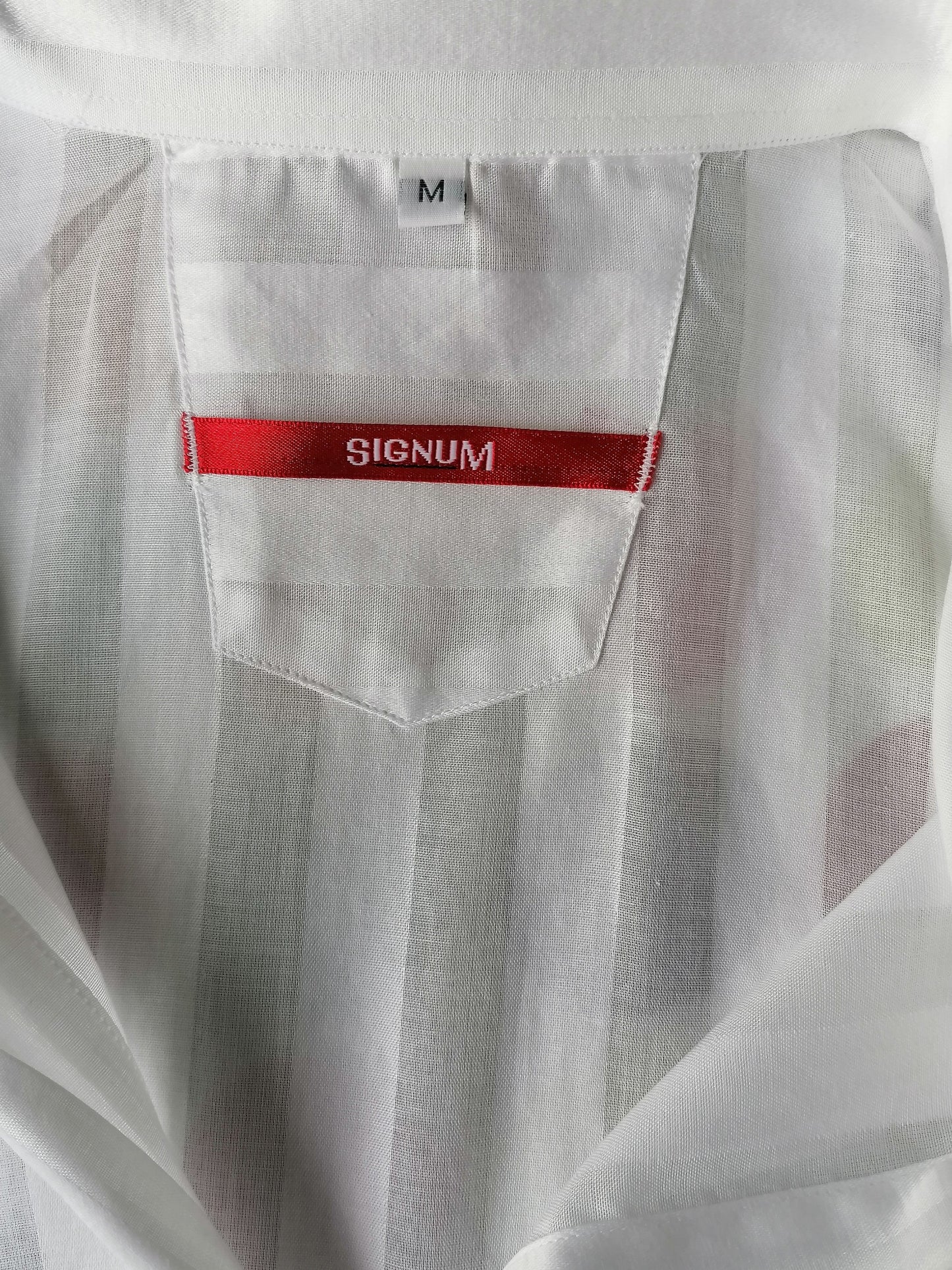 Camisa de signum vintage manga corta y botones más grandes. Motivo de rayas blancas. Tamaño xl.
