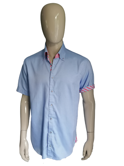 Tomasso shirt short sleeve. Light blue motif. Size XL.