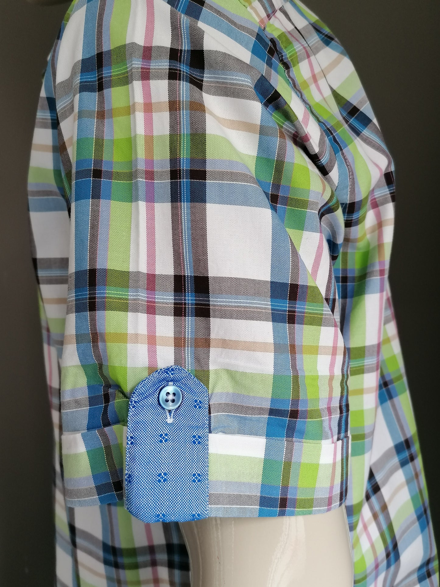Blumfontain Shirt Short Sleeve. Rouge brun vert bleu vérifié. Taille xxl / 2xl.