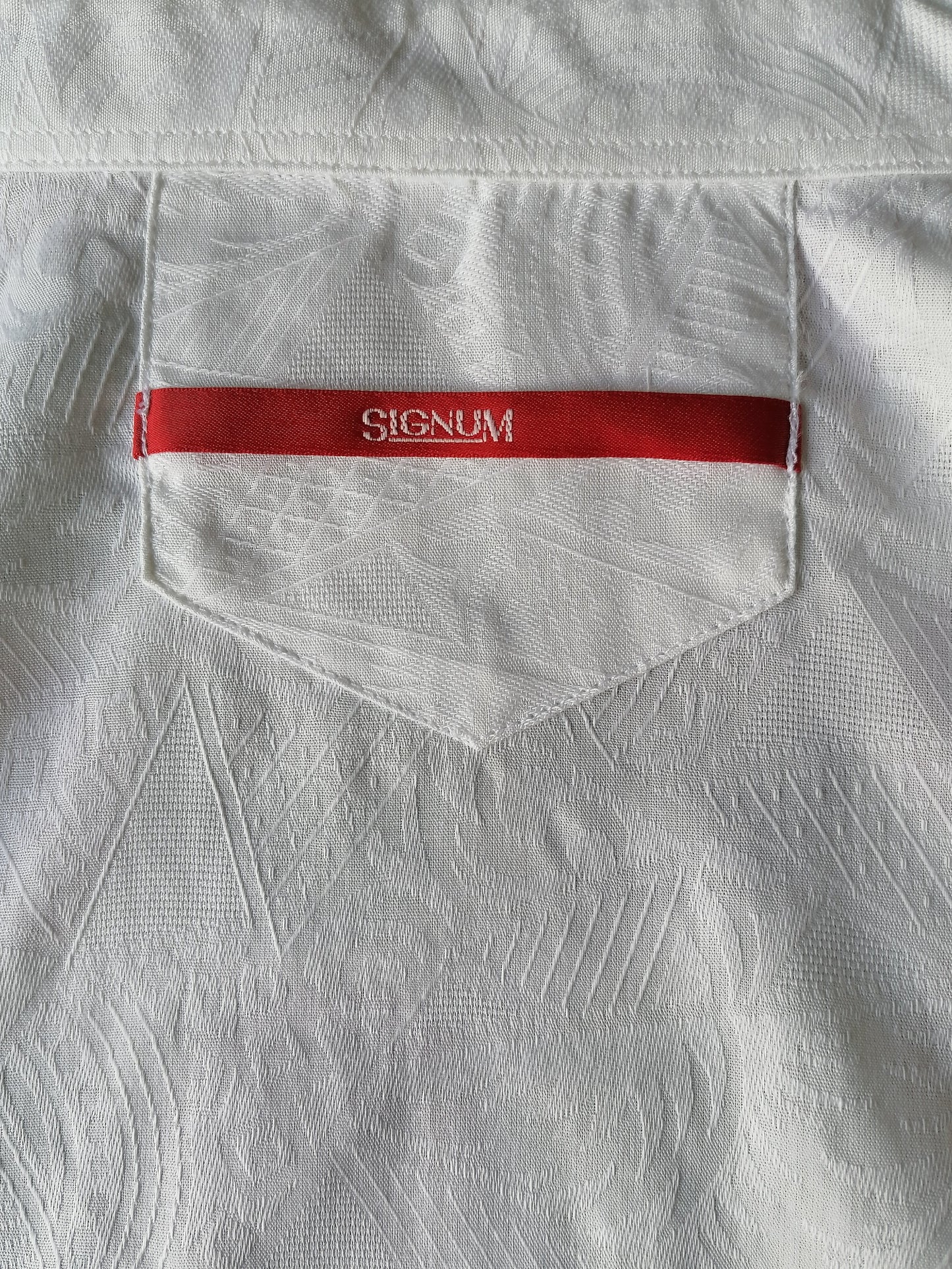 Vintage Signum overhemd met grotere knopen. Wit voelbaar motief. Maat XL.