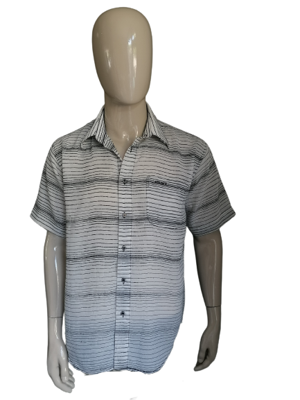 Vintage Versace Classic Shirt short sleeve. Black and white striped. Size L. 100% viscose.