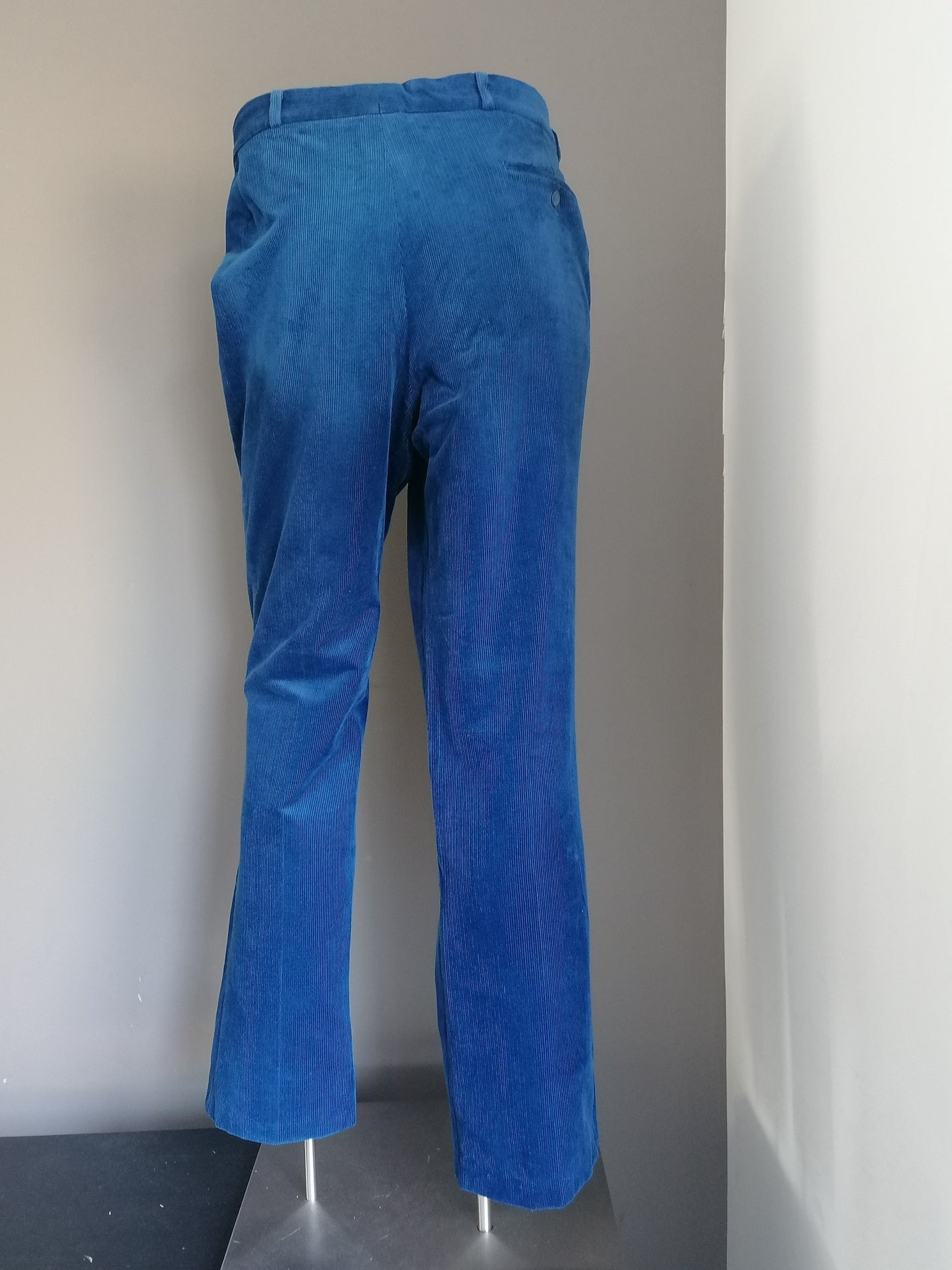 Confort Pantalones / pantalones de costilla estirada. Color azul. Tamaño 27 (54/L)