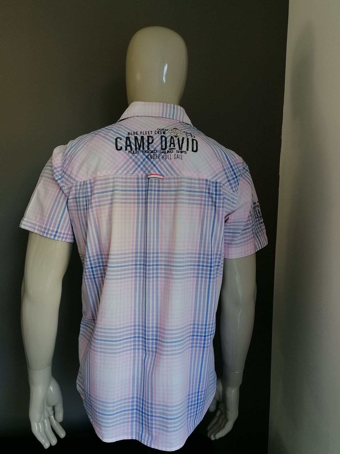 Camp David Shirt Kurzärmel. Pink Purpur mit Anwendungen blockiert. Größe L. Regelmäßige Passform. – EcoGents