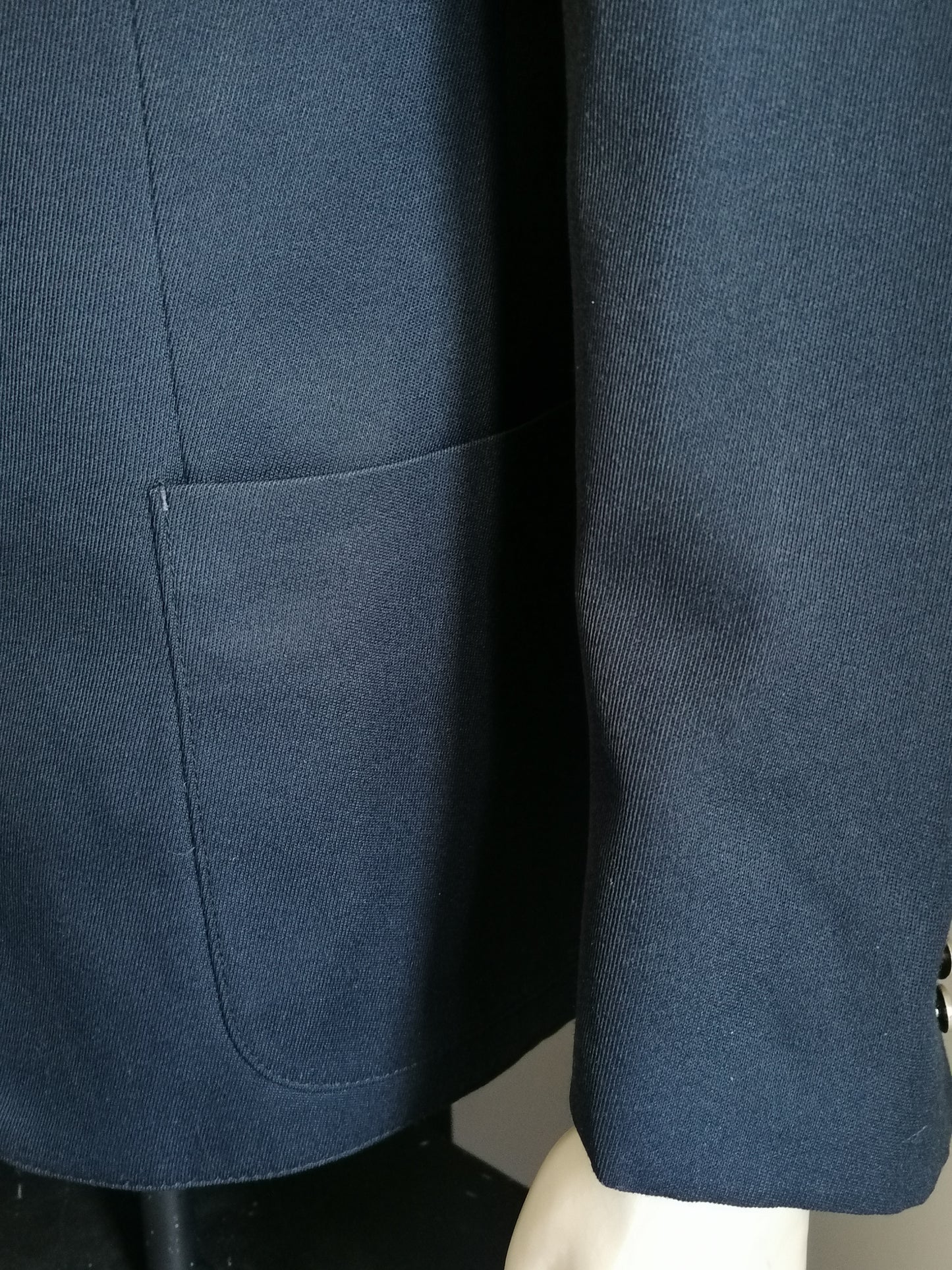 Costume de laine vintage. Couleur bleu foncé. Taille 56 / XL.